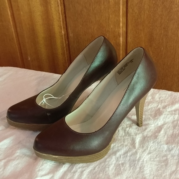 Mossimo Supply Co. Shoes - Mossimo brown almond toe shaped platform pumps